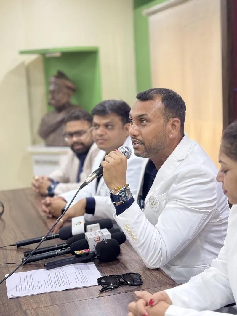 Press Conference — Pune — photograph 7 of 8